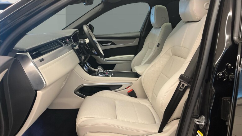 Jaguar F-Pace 2.0 D200 R-Dynamic SE Black 5dr Auto AWD Diesel Estate